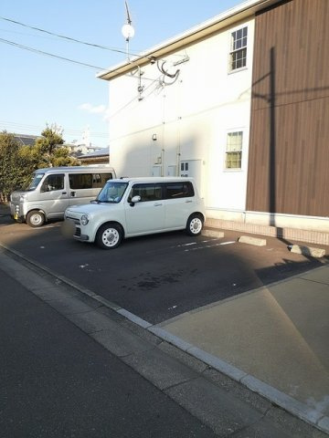 【駐車場】 | ベル　グランツ | 駐車場があるので、車を買う予定の方も安心です
