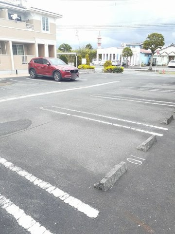 【駐車場】 | ミッテ　グランツ | カースペースがあります
