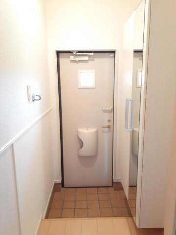 【玄関】 | ミッテ　グランツ | 収納もある玄関です