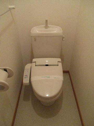 【トイレ】 | ボンシェーヌ | 清潔感のあるトイレです