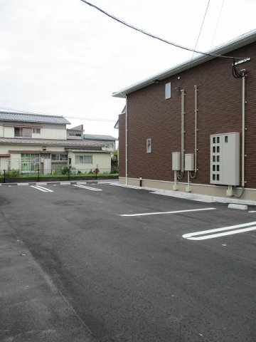【駐車場】 | エクセレント　リン | 車をお持ちの方に嬉しい駐車場付きの物件です