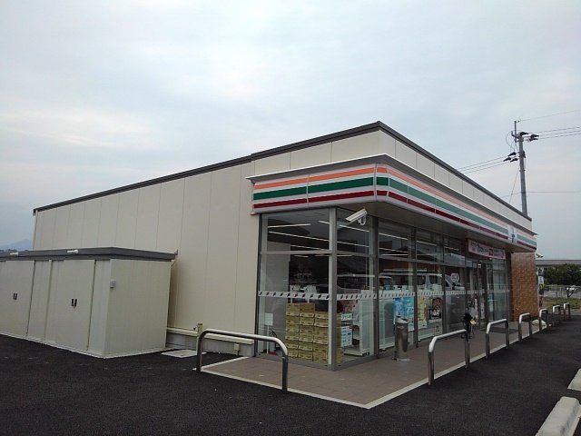 【周辺】 | ローレルハウス | セブンイレブン西都右松店まで700m