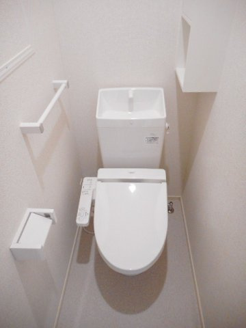 【トイレ】 | ハイブリッジ　Ⅲ | 清潔感のあるトイレです