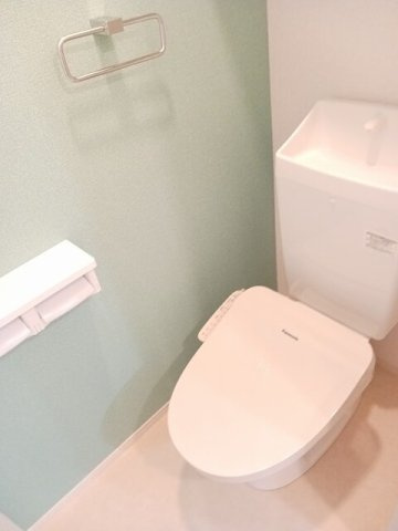 【トイレ】 | ドゥウェル　ノクターン　Ⅱ | 落ち着いたトイレです