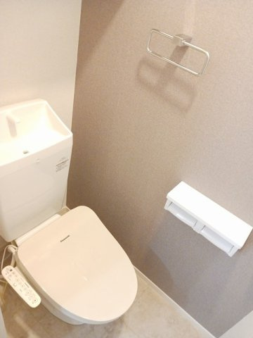 【トイレ】 | フルーヴ | 清潔感のあるトイレです