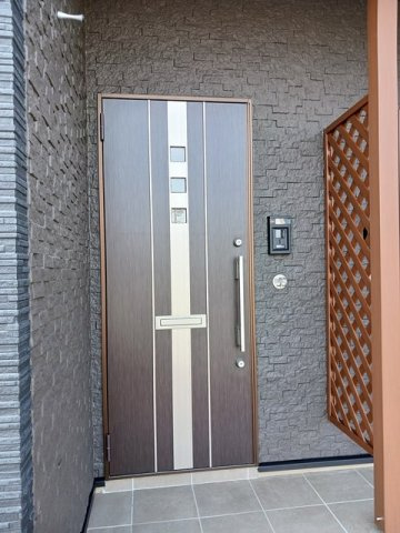 【玄関】 | フルーヴ | 収納もある玄関です