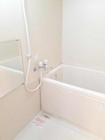 【浴室】 | グランシェーヌＷ | コンパクトで使いやすいお風呂です
