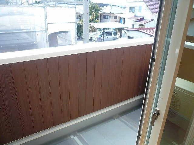 【バルコニー】 | メゾン　ド　アダージョ　Ｃ | バルコニーからの眺めを楽しみながら食事をしませんか