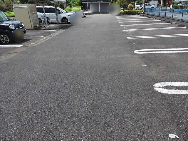 【駐車場】 | カーサ　フォレスタ | 駐車場完備です
