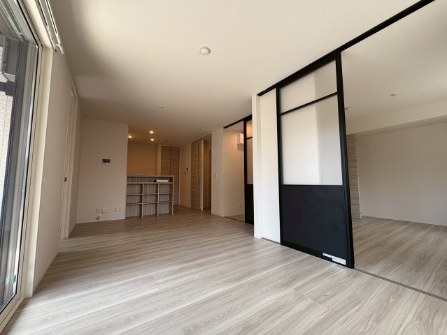 NIGAWA RESIDENCE Ⅱの居間・リビング|※建築中の為、実際のお部屋と仕様が異なるケースがございます。