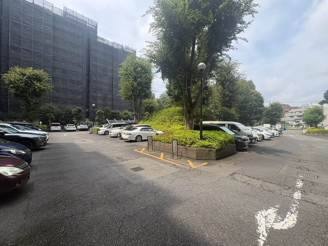 ヴィルセゾン小手指B棟の駐車場|共有部・駐車場