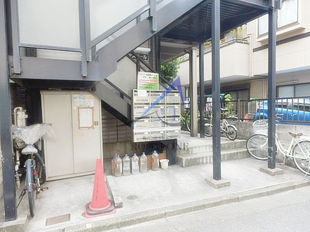 アステール  のエントランス|エントランスです。