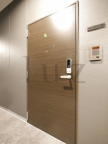 ゲートレジデンス鶴見の玄関