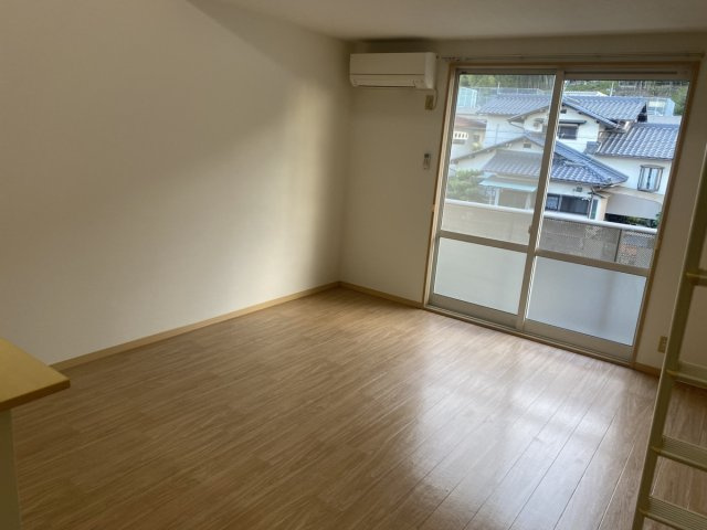 【居間・リビング】 | ラ・パルテール操山弐番館