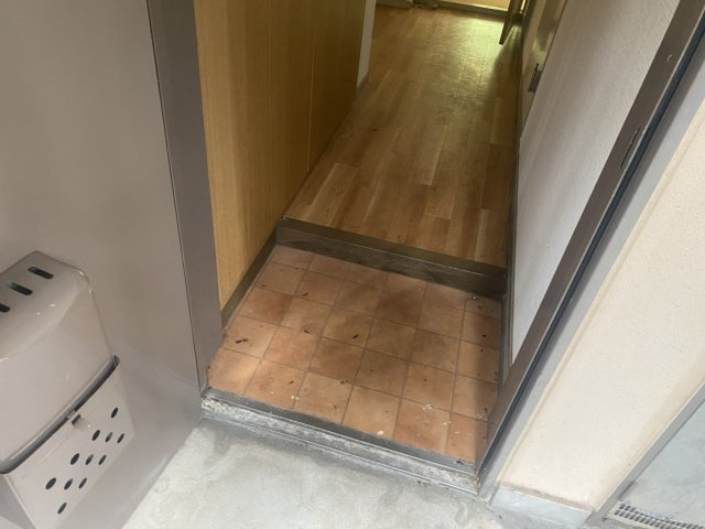 カサベルデ東山の玄関
