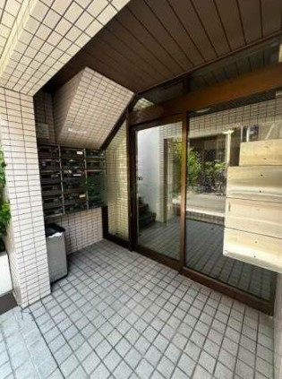 スカイコート池袋第6のエントランス