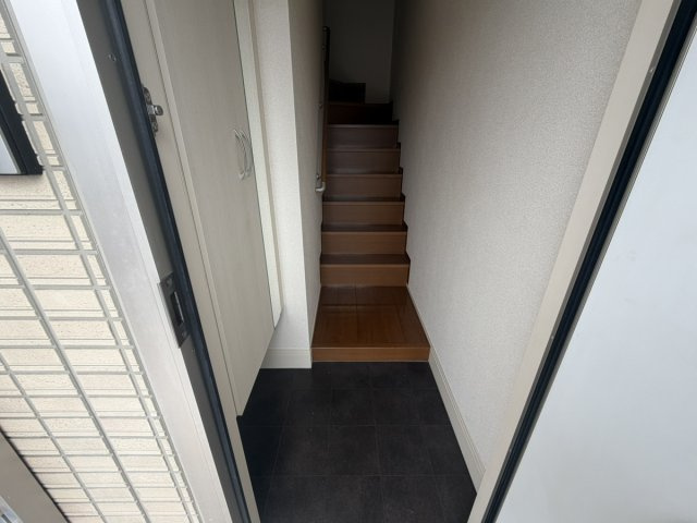【玄関】 | レゾナンツ　B棟