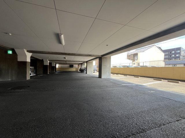 ダイアパレス岐阜早田【3階】　の駐車場