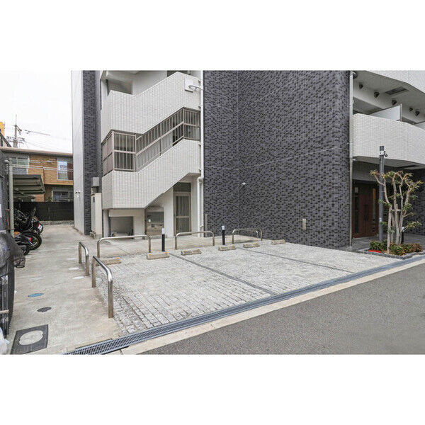 Live Casa 上新庄の駐車場