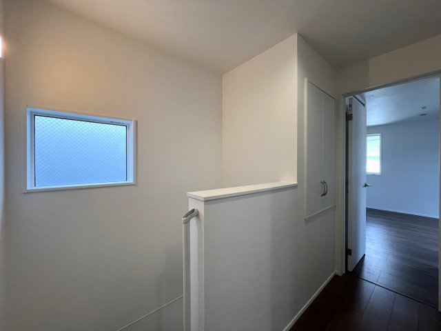 バババーババーババ。鶴見区の中でも住宅街の方です。シンプルな建売かと思いきやアクセントクロスや折り上げ天井でデザイン性も良き◎な【鶴見区馬場４丁目】新築戸建の内装|中はこのようになっています