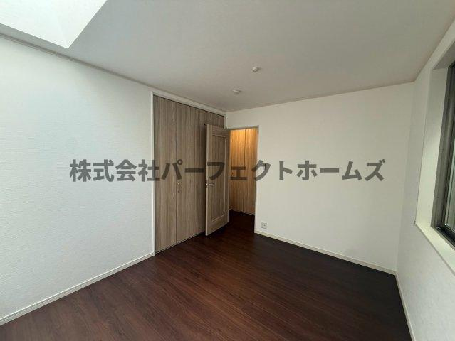 太秦緑ヶ丘戸建　賃貸の洋室|広々とした洋室です