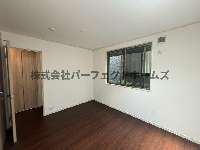 太秦緑ヶ丘戸建　賃貸の洋室|スタンダードな洋室です