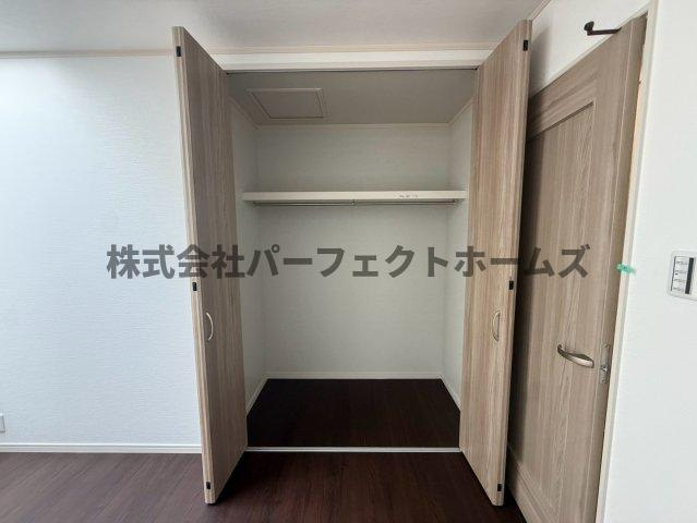太秦緑ヶ丘戸建　賃貸の収納|便利な収納スペースです