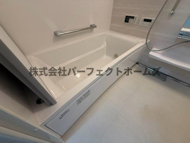 太秦緑ヶ丘戸建　賃貸の浴室|落ち着いた空間のお風呂です
