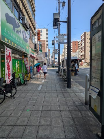 ニュー上六ビルの周辺