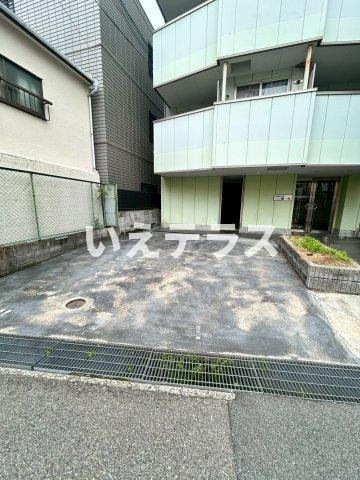オーシャンビュー湊町の駐車場