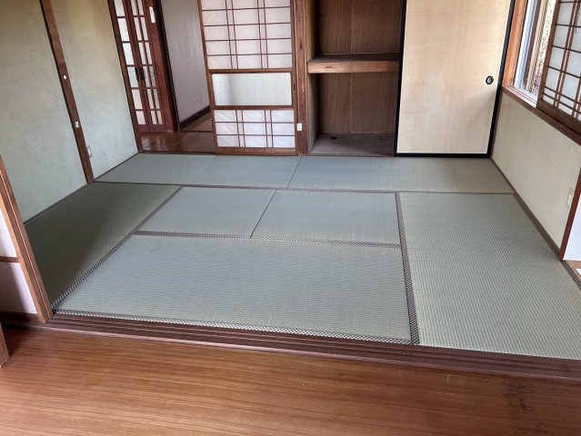大山町西坪貸家の和室