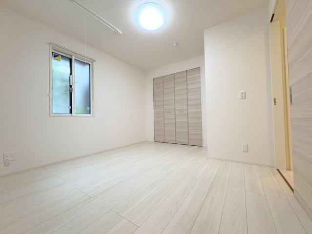NIGAWA RESIDENCE Ⅱの洋室|個人の部屋や寝室として使える洋室です