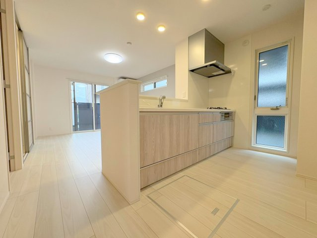 NIGAWA RESIDENCE Ⅱの居間・リビング|居間です