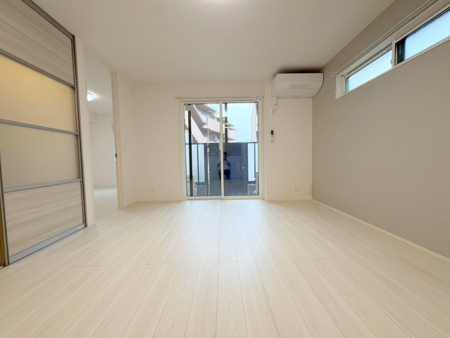 NIGAWA RESIDENCE Ⅱの居間・リビング|こちらの居間で趣味の時間をお楽しみください