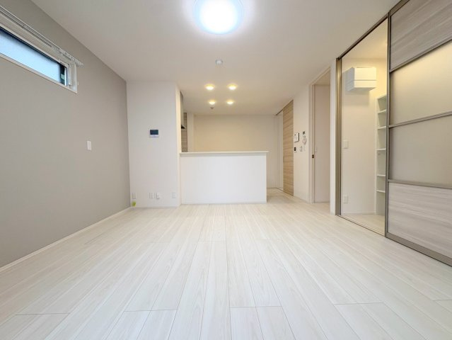 NIGAWA RESIDENCE Ⅱの居間・リビング|ゆったりとした居間です