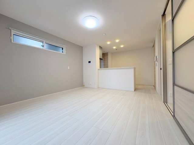 NIGAWA RESIDENCE Ⅱの居間・リビング|居間です