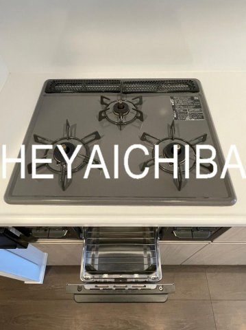 ティモーネ浅草リーヴァのキッチン|グリル付き3口コンロ