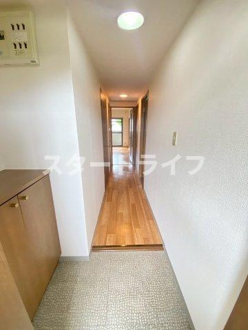大阪市東淀川区淡路２丁目の賃貸マンションの玄関
