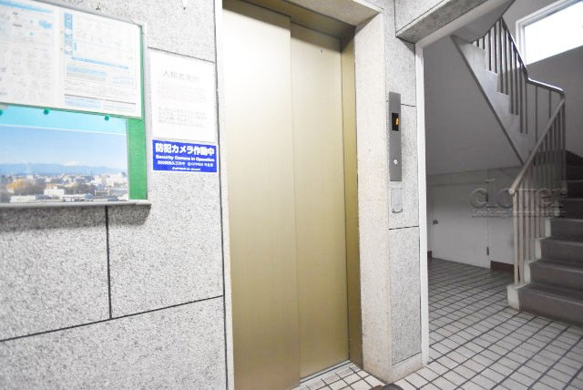 【設備】 | 上北沢ハイネスコーポ | 無いと困ってしまう設備の筆頭がエレベーター。定期的なメンテナンスが必要な大型機械です。よく整備されていることをご確認ください。～即日のご見学可能～　お問合せはお気軽にどうぞ。