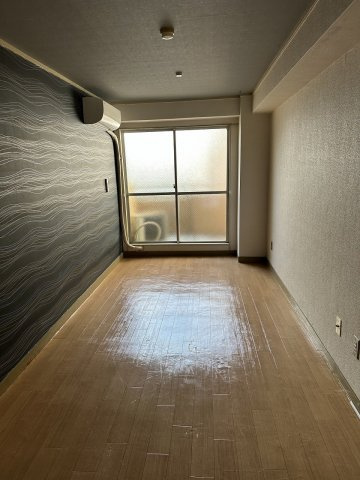 おおきに龍ビル陽の洋室