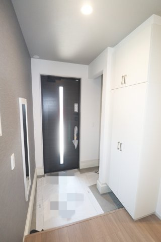 郡山市富久山町福原字一斗蒔田　　　  １号棟　　　行健小学校、行健中学区　の玄関