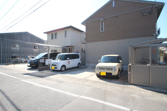 【駐車場】