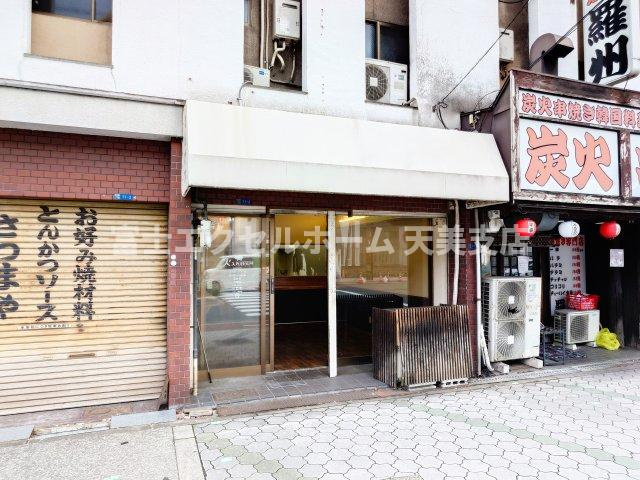 針中野2丁目店舗のエントランス