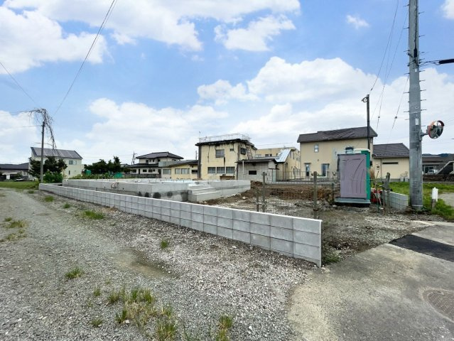 【前面道路含む現地写真】 | 高崎市吉井町吉井　平屋　新築住宅