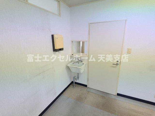 堀ビル　高安内科跡の居間・リビング