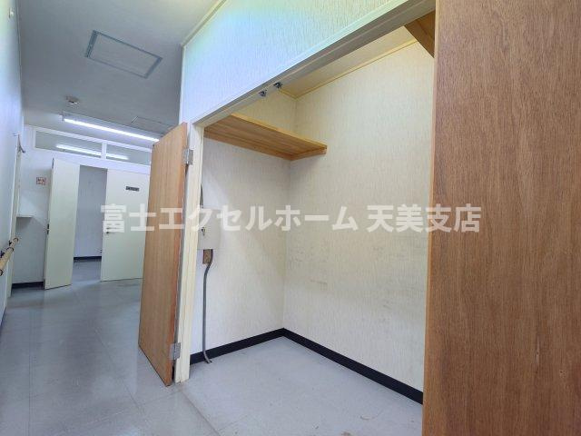 堀ビル　高安内科跡の内装