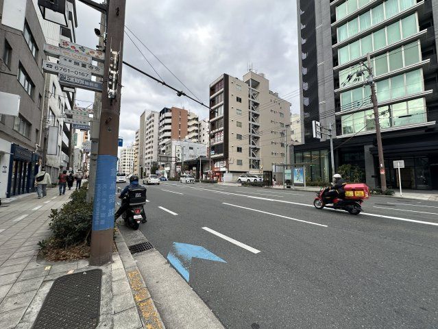 ニュー上六ビルの周辺