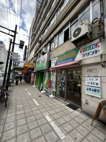 ニュー上六ビルの周辺
