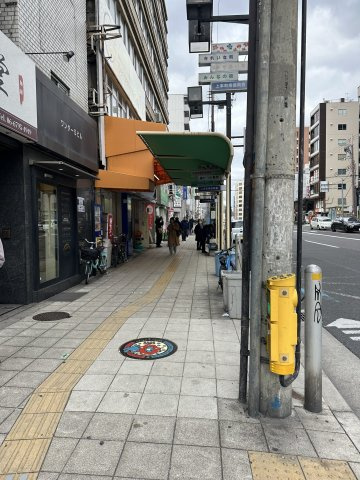 ニュー上六ビルの周辺
