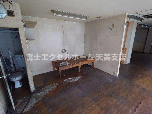 ファイブイズム針中野の内装